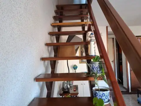 Depto Tipo Casa 3 ambientes con 2 baños