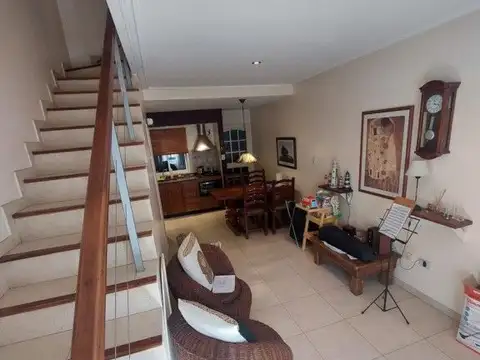 Depto Tipo Casa 4 ambientes con 1 baño