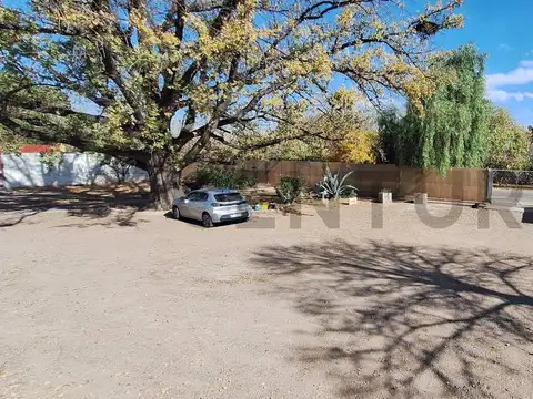 Venta terreno con Champañera Bodega y Galpones