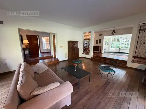 Casa en venta en interesante ubicación en Lomas Jockey, San Isidro