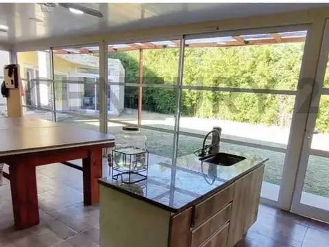 Casa en Venta con 4 cocheras