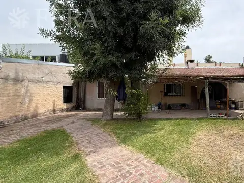 Venta casa 3 ambientes con parque y pileta en Pilar