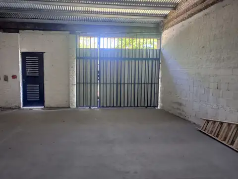 Galpon en Alquiler en Barrio Granadero Baigorria, $ 520.000