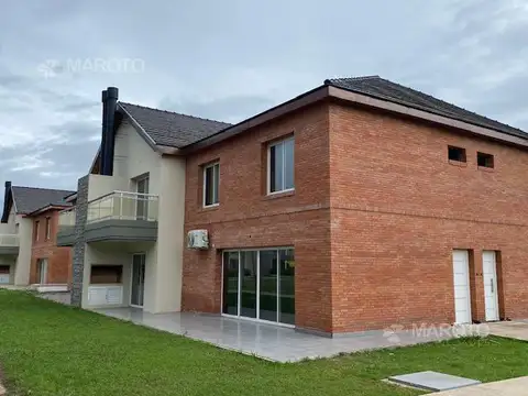 DEPARTAMENTO EN DUPLEX EN VENTA EN COMPLEJO ALTOS DE MASCHWITZ - MAROTO PROPIEDADES