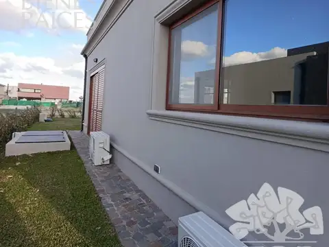 Casa 7 ambientes con 3 baños