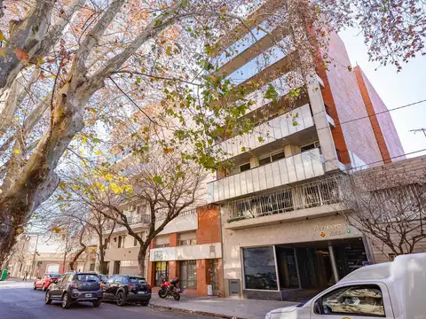 Oficina Vidriada al Frente en el Centro de Rosario