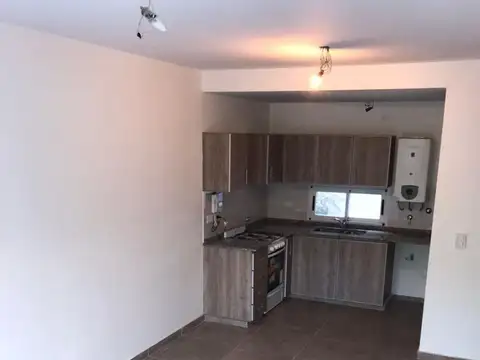 EN VENTA EN MARTIN CORONADO DEPARTAMENTO EN DOS PLANTAS DE 3 AMBIENTES - FICHA 8854