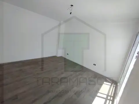Depto Tipo Casa 3 ambientes con 2 baños