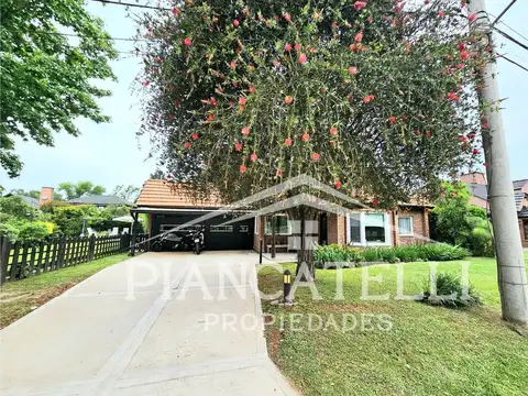 VENTA DE CASA EN COUNTRY BANCO PROVINCIA CON HERMOSO LOTE