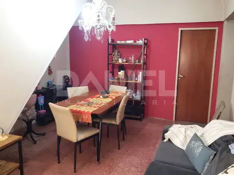 Casa 6 ambientes con 2 baños