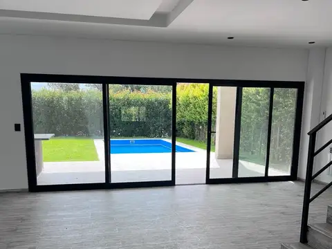 Casa 4 ambientes con 4 baños
