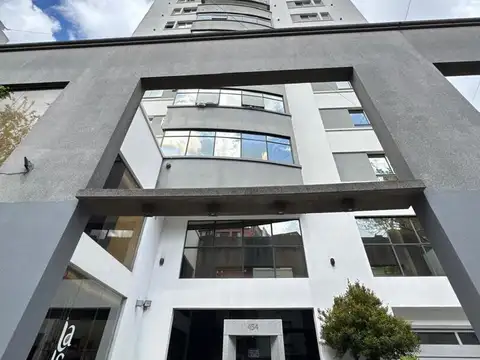 Departamento en venta en La Plata sobre Diagonal 77 [Cod: 2852-122]