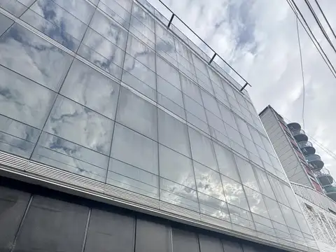 ALQUILER DE EDIFICIO EN BLOCK DE 4,636 M2 EN PARQUE PATRICIOS