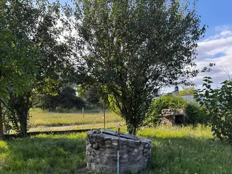 GRAN OPORTUNIDAD DE INVERSIÓN - CASA CON GRAN TERRENO  ANISACATE (BARRIO COSTA AZUL)