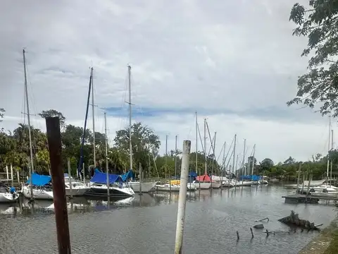 CASAA EN ALQUILER - ENSENADA