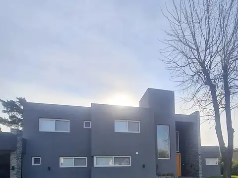 Casa  en Venta en Los Puentes, Luján, G.B.A. Zona Oeste