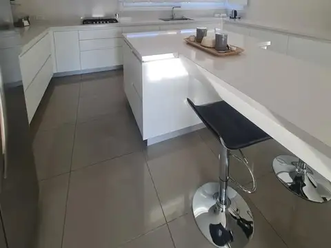 Casa en Venta en Los Puentes, USD 500.000