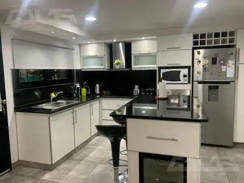 Casa Chalet - 4 ambientes - 3 dormitorios - Merlo - Pontevedra