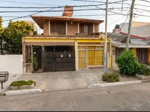 CHALET CON LOCAL EN ALQUILER