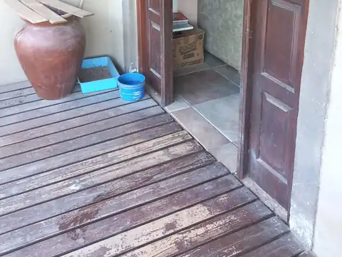Casa 6 ambientes con 1 baño