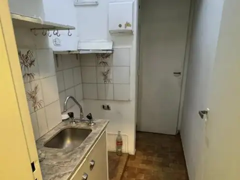 Excelente Local frente a 9 de Julio, 60 m2. Muy buen estado - Bajas expensas