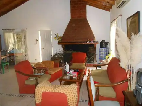 Casa en venta 6 amb. en Parque Leloir