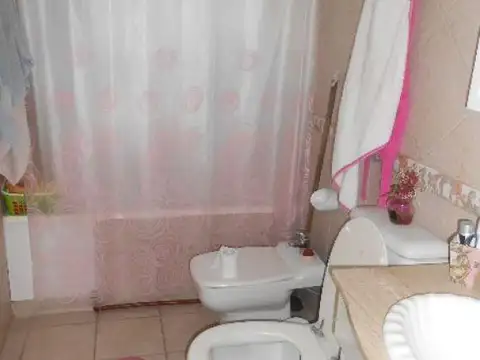 Casa 6 ambientes con 4 baños