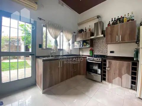 VENTA CASA PH 4 AMBIENTES Y LOCALES COMERCIALES CASTELAR SUR