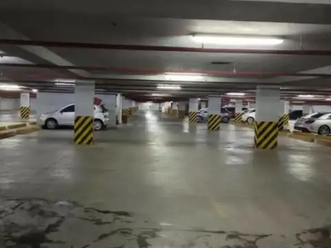 Cochera en venta en el Microcentro - Galería Emperador