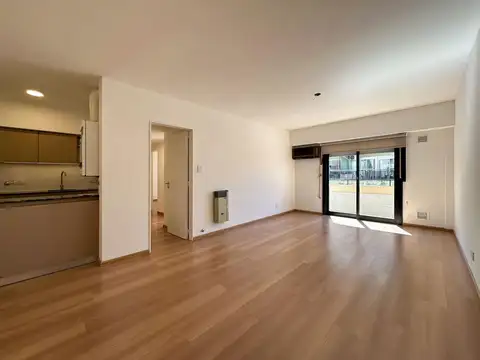 Departamento de 3 dormitorios con balcón en zona rio