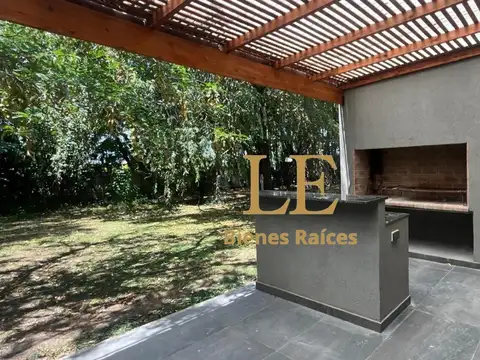 Casa 4 ambientes con 3 baños