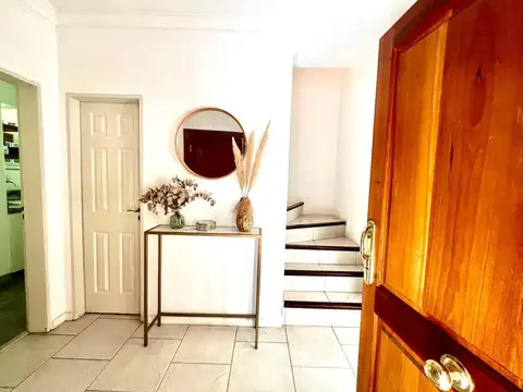 Casa 6 ambientes con 3 baños