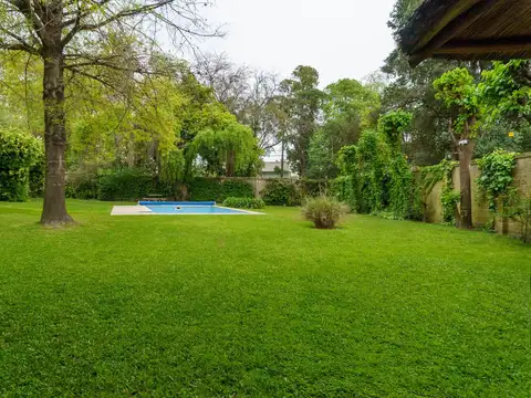 Casa 5 ambientes con 3 baños