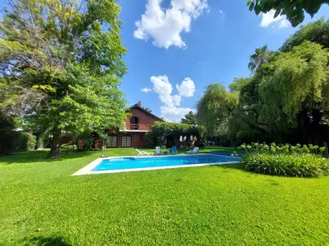 VENTA CASA PARQUE LELOIR-FRENTE CASCO-APTO CREDITO