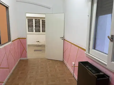 Casa 4 ambientes con 1 baño