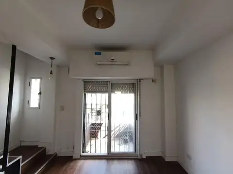 Depto Tipo Casa 2 ambientes con 1 baño