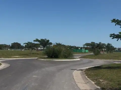 VENTA de lote central en barrio VILLAGE JOVEN en Bella vista