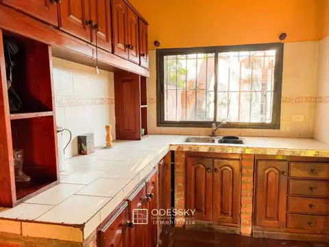 Cañuelas -Chalet con quincho , fogon y lote unico de 892 m2 en venta -Ideal para vivir o escaparse t