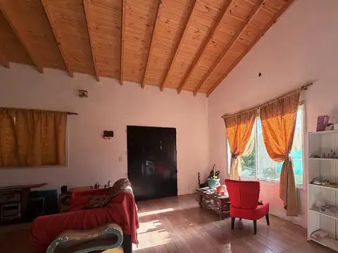 Casa 3 ambientes con 2 baños