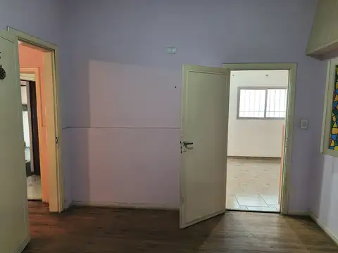 CASA 5 AMBIENTES CON PATIO Y COCHERA CUBIERTA. ANTOFAGASTA 275 AVELLANEDA