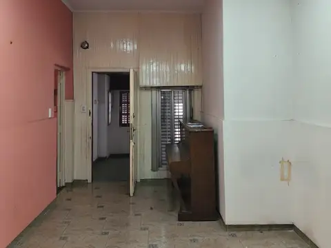 Casa 5 ambientes con 1 baño