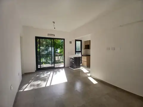 33 Orientales 600. Entre Avenida independencia y Mexico