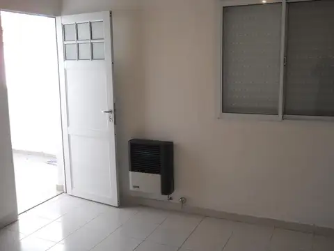 Departamento en Alquiler en Republica De La Sexta, $ 450.000