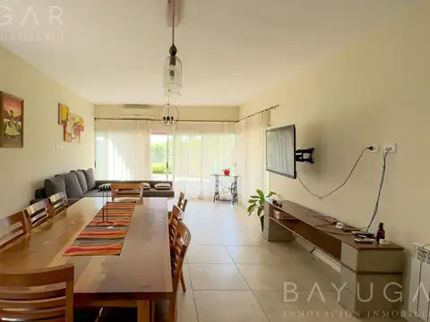 Alquiler - Casa con muebles en Barrio Privado Santa Guadalupe - Pilar del Este