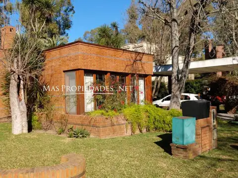 Venta Casa en El Carmen 4 Dormitorios Guillermo Hudson 100