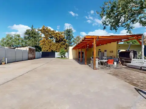 Casa 7 ambientes con 2 baños