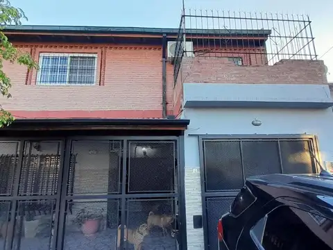 EN VENTA CASA PH EN ISIDRO CASANOVA