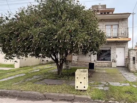 PH EN VENTA DE 3 AMBIENTES CON PATIO Y COCHERA | FARO NORTE | APTO CREDITO