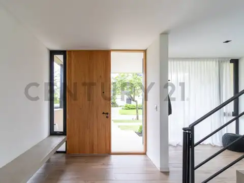 CASA VENTA PUERTOS DEL LAGO-VISTAS 5 AMBIENTES