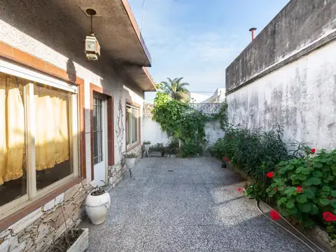 Miguel de Azcuénaga  al 4400